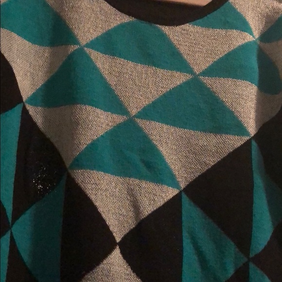 Top - Picture 2 of 2